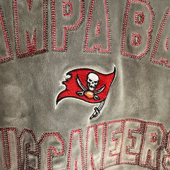 Tampa Bay Buccaneers Grey Velour Crop Sweatshirt Embroidered Football Pullover - Picture 6 of 6